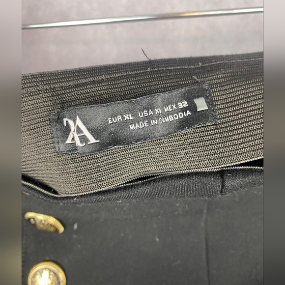 ZARA HIGH-WAISTED LEGGINGS WITH ELASTIC WAISTBAND. FRONT GOLD BUTTON XL - Picture 5 of 7